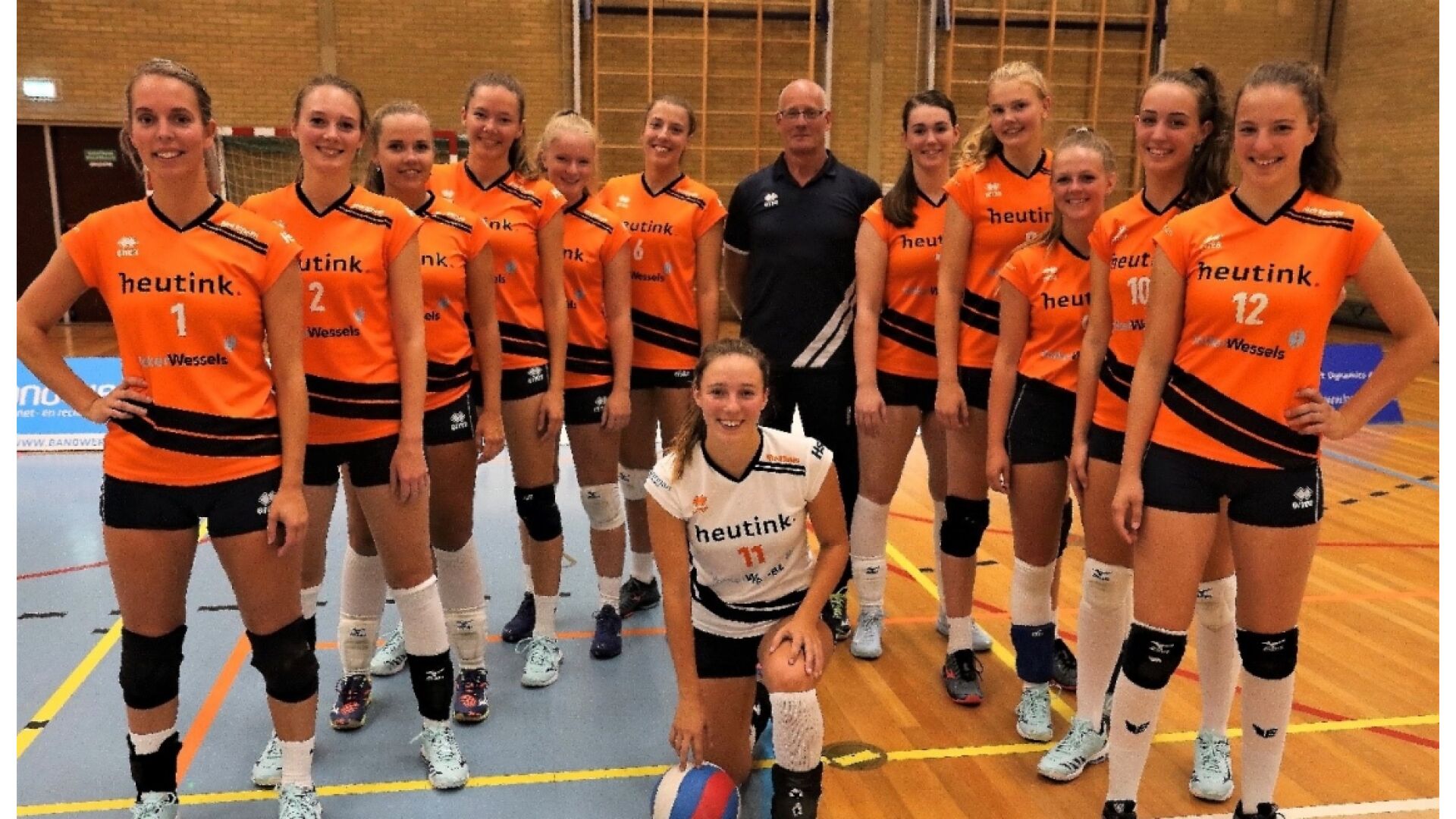 1e wedstrijd vernieuwd Dames 1!!!