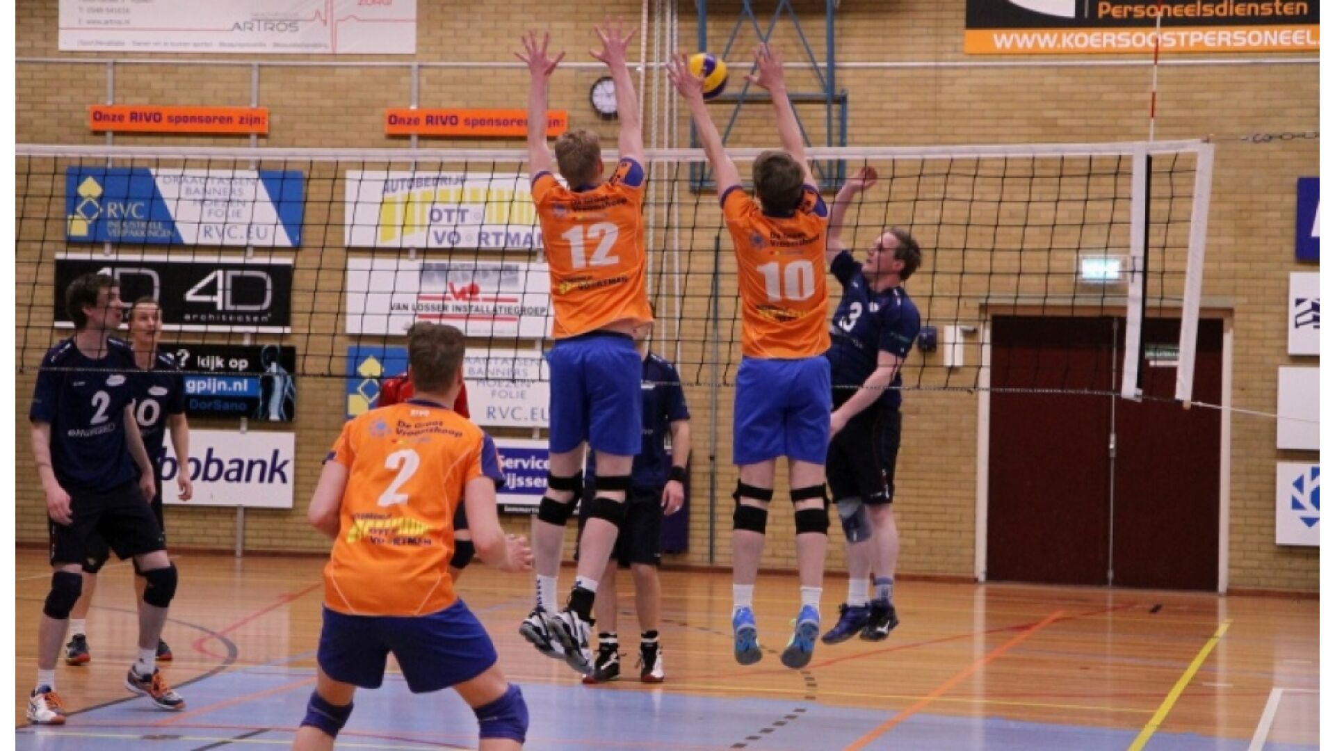 Vernieuwd Heren 1 thuis in de Reggehal