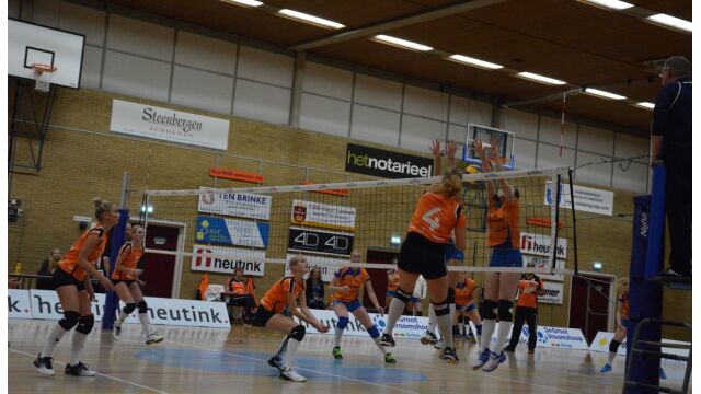 Winst voor Dames 1 dankzij thuispubliek