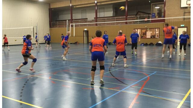 Lekker weer een avondje volleybal met Rivo