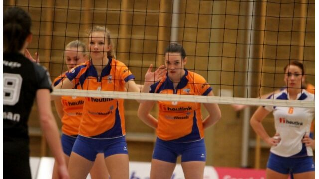 Rivo D1 - Emmen'95 op 20 februari