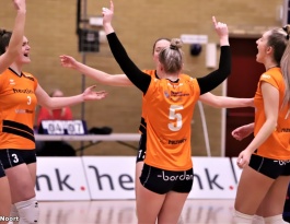 Foto bij Rivo D1 - VC Sneek D2