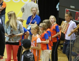 Foto bij Rivo ballenmeisjes bij Oranje, 09-06-2012